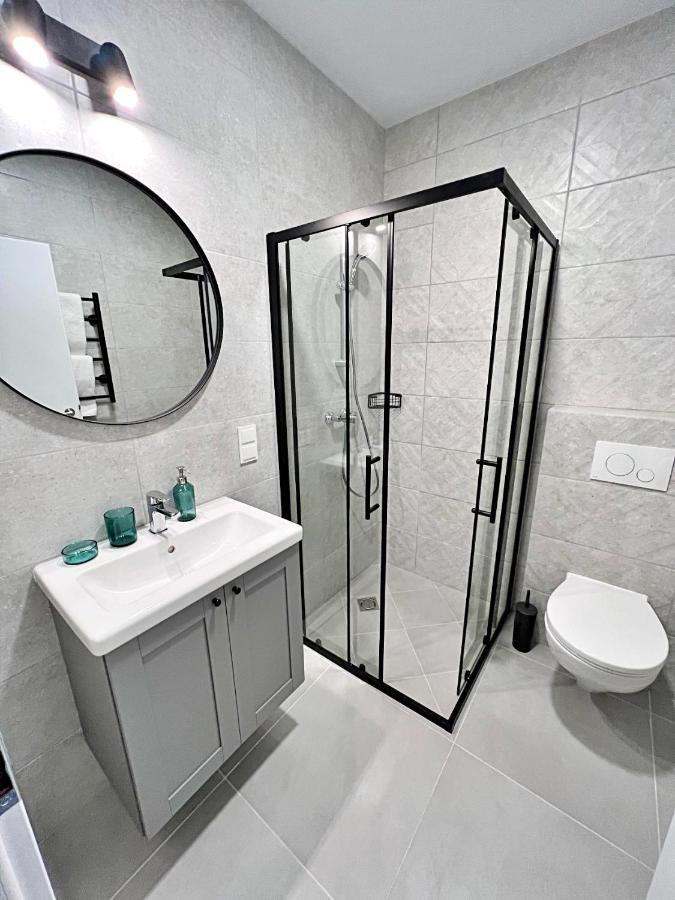 Clinic Studio Apartments By Hostlovers Kaunas Exteriör bild
