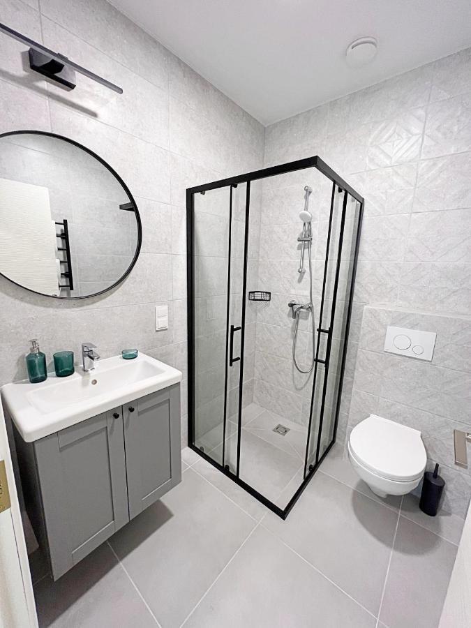 Clinic Studio Apartments By Hostlovers Kaunas Exteriör bild